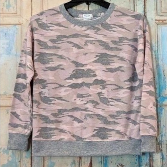 EUC Splendid Pink and Gray Camouflage Lightweight Sweatshirt - Picture 1 of 8